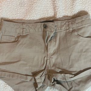 BEIGE SHORTS